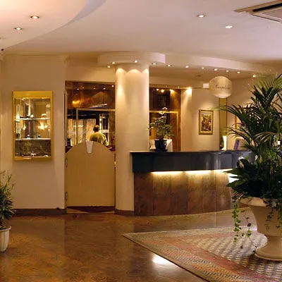 Carlton Antwerp Hotel 4*